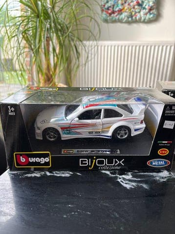 Bburago 1:24 - Modelauto - BMW M3 GT Cup + Bugatti Atlantic