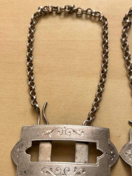 Ensemble de toilette (2) - Argent 833 - Étiquettes de, Antiquités & Art, Antiquités | Argent & Or