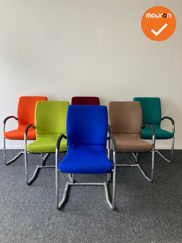 Ahrend 230 - Set van 6 stuks - Nieuwe stoffering in verschil, Vergader- of Presentatieruimte, Ophalen of Verzenden, Gebruikt, Stoel