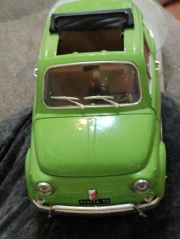 Bburago 1:18 - Modelauto - Fiat 500, Nieuw