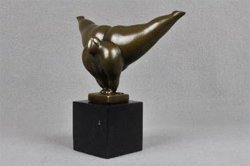 Milo (1910-1978) - Sculpture, Handstand - 23 cm - Bronze