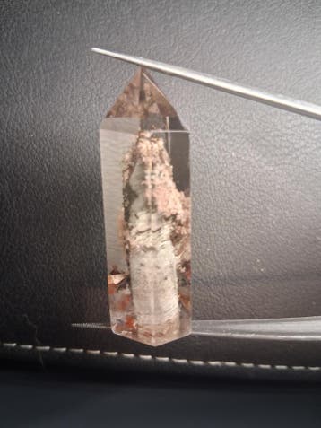 Crystal point of Phantom Quartz - multicolored scenic - hexa, Verzenden, Nieuw