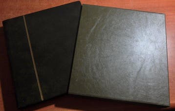 Accessoires Italië - 2 lege luxe Lindner albums met, Gestempeld