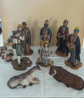 Kerststal Giordano (14) - Aardewerk, Textiel - 14 statuetten
