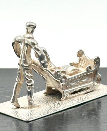 No reserve-Handgemaakte zilveren miniatuur vrouw in Duwslee