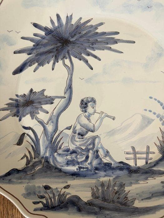Nevers - Bord - Aardewerk, Antiquités & Art, Antiquités | Verre & Cristal