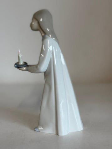 Lladró - Beeldje - Girl with Candle - Niña con Palmatoria