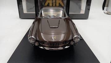 KK Scale 1:18 - Voiture miniature - Ferrari 250 GT Lusso