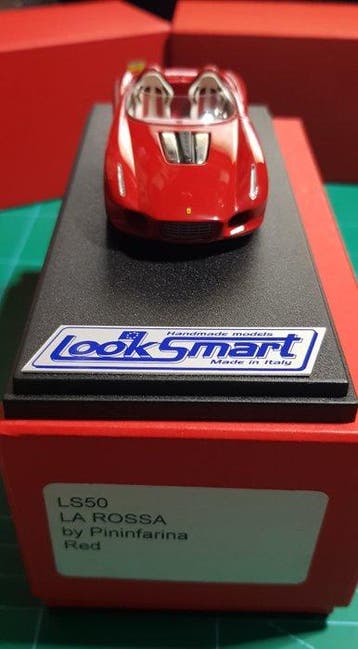Look Smart 1:43 - Voiture miniature - La Rossa by