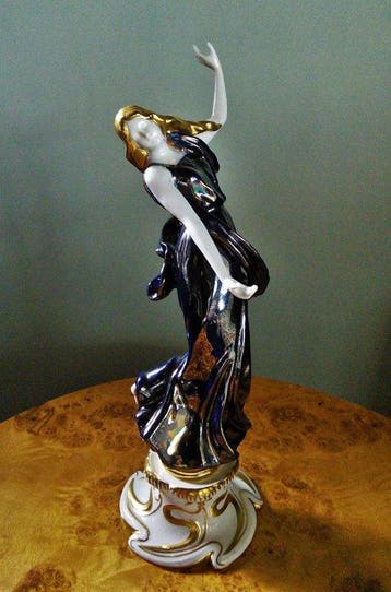 Giulia Mangani - sculptuur, Danseres met iriserende jurk -, Antiek en Kunst