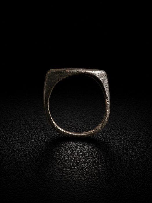 Islamitisch Brons Ring - 10e tot 13e eeuw na Christus, Antiek en Kunst, Antiek | Overige Antiek
