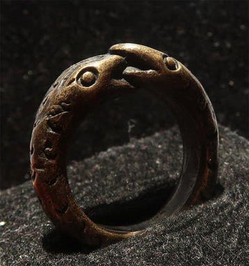 Brons, Ring van de Twee Nagas – Zegel van Bescherming en