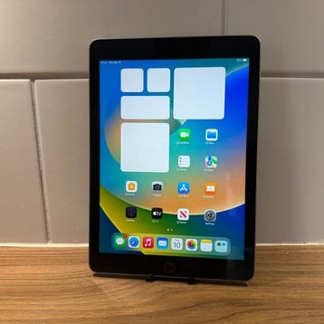 Apple iPad (5th Generation) 128GB Wifi - Mobiele telefoon