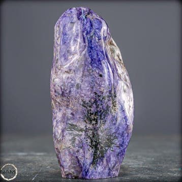 Uitzonderlijke Charoiet-Freiform uit Rusland – Violette
