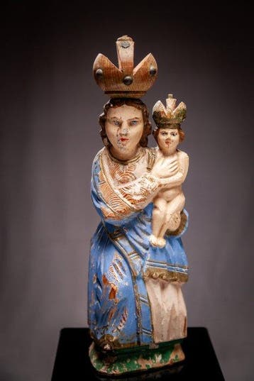 Figuur - A Bohemian Polychrome Carved Figure of the Crowned
