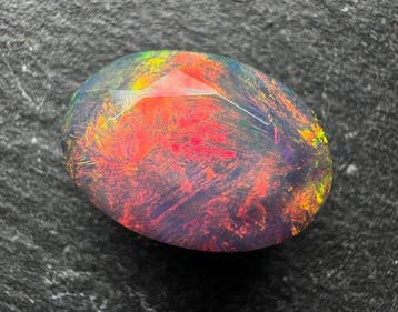 3,83ct Opaal Faceted- 0.76 g