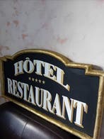 Enseigne Hotel Restaurant - Enseigne publicitaire - Bois
