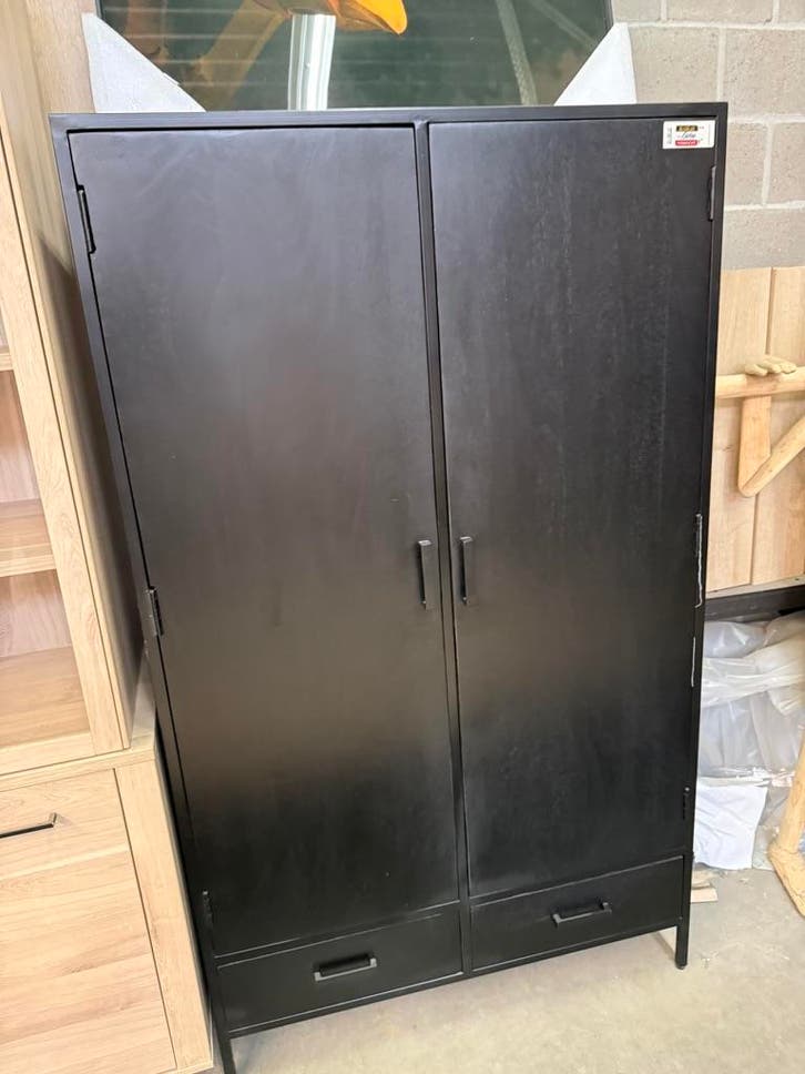 Kala bergkast, mangohout, Livingfurn (nieuw, outlet), Huis en Inrichting, Kasten | Wandmeubels, Nieuw, Overige houtsoorten, Metaal