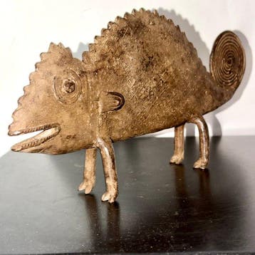 Caméléon en bronze, art traditionnel africain - Sculpture -