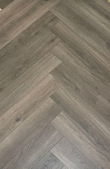 Waterproof Visgraat laminaat Eiken warm bruin 150x6000, Doe-het-zelf en Bouw, Ophalen of Verzenden, Nieuw