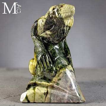Artistieke sculptuur, fijn gebeeldhouwd, die een