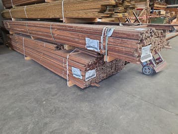 350 houten latten, Articles professionnels