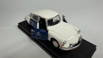 Rio 1:43 - Modelauto - Citroën DS 19, Hobby en Vrije tijd, Nieuw