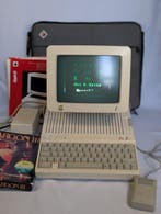 Apple IIc - Computer - with carrying case