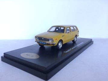 QSP Model Collection 1:43 - Modelauto (2) - Toyota Corolla, Nieuw