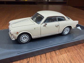Bang 1:43 - Modelauto - Alfa Romeo Giulietta Sprint, Nieuw