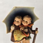 Goebel - Beeldje - Hummel #71 - Stormy Weather - TMK2 -, Antiek en Kunst