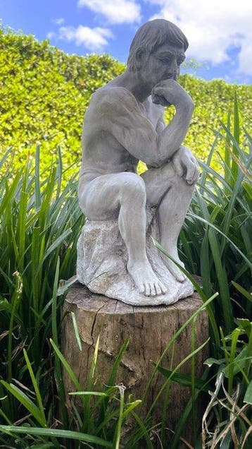 Sculpture, De denker - 30.5 cm - Gietsteen, Antiek en Kunst
