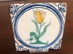 Tegel - 1650-1700 - Accolade Oranje Tulp