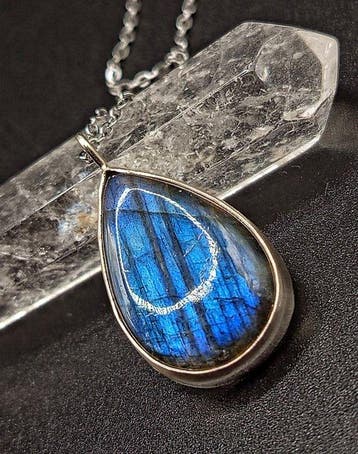 Sieraad Tala ambachtelijk in 925 sterlingzilver met blauwe