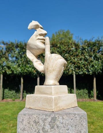 Beeld, LUXURY STATUE THE WHISPERER : THE SOUND OF SILENCE :, Antiquités & Art