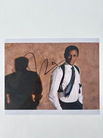 James Bond - Lot of 2 handsigned photos Pierce Brosnan and