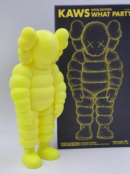 Kaws (1974) - NO RESERVE What Party Yellow 2020, Antiek en Kunst, Kunst | Designobjecten