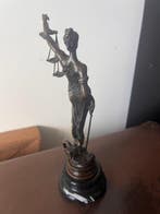 Beeldje - Dame van Justitia - Brons, Marmer
