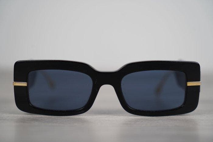 Fendi - Logo FE40133I - Lunettes de soleil, Bijoux, Sacs & Beauté, Lunettes de Soleil & Lunettes | Femmes