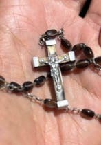 Strenge Doornenkroon: Gotische Rozenkrans uit Christus’