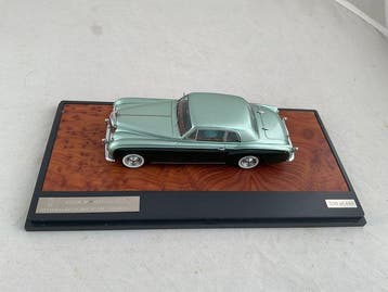 Matrix 1:43 - Modelauto - Bentley S Continental Park Ward