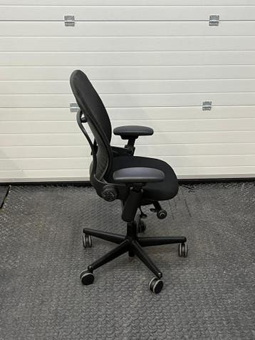 Steelcase Leap V1 - Bureaustoel - Voorzien Van Nieuwe stof, Huis en Inrichting, Bureaustoelen, Verzenden, Zwart, Zo goed als nieuw