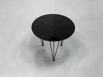 Maconi - Bijzettafel - Piramide - Gres / geverfde metalen, Antiquités & Art