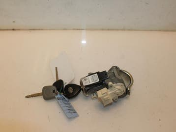 Kontaktslot+Sleutel Toyota Verso O86059