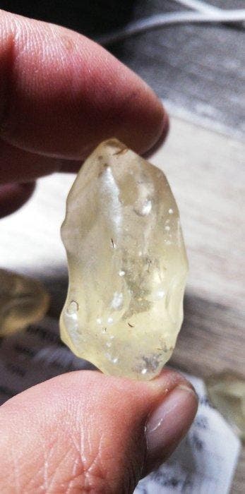 4 TECTITES: Libyan Desert Glass / Zonder reserveprijs