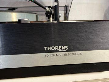Thorens - TD 126 MK II drie snelheden riemaangedreven, Nieuw