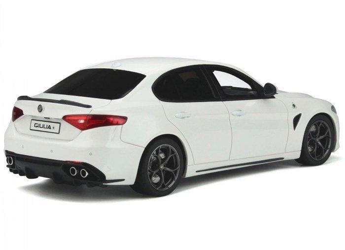 Otto Mobile 1:18 - Modelauto - Alfa Romeo Giulia, Hobby & Loisirs créatifs, Voitures miniatures | 1:5 à 1:12