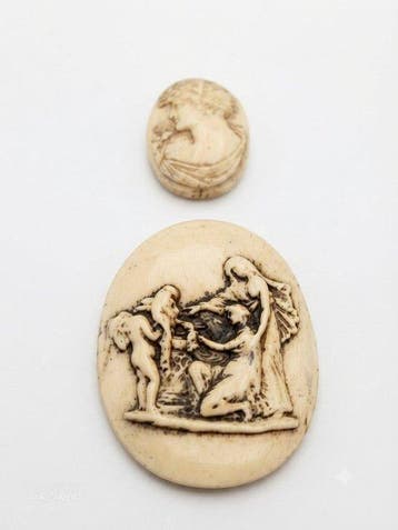Decoratief ornament - Italië - Kader cameofiguur vrouw