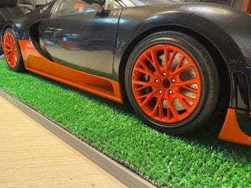 Altaya 1:8 - Voiture de sport miniature - Bugatti Veyron