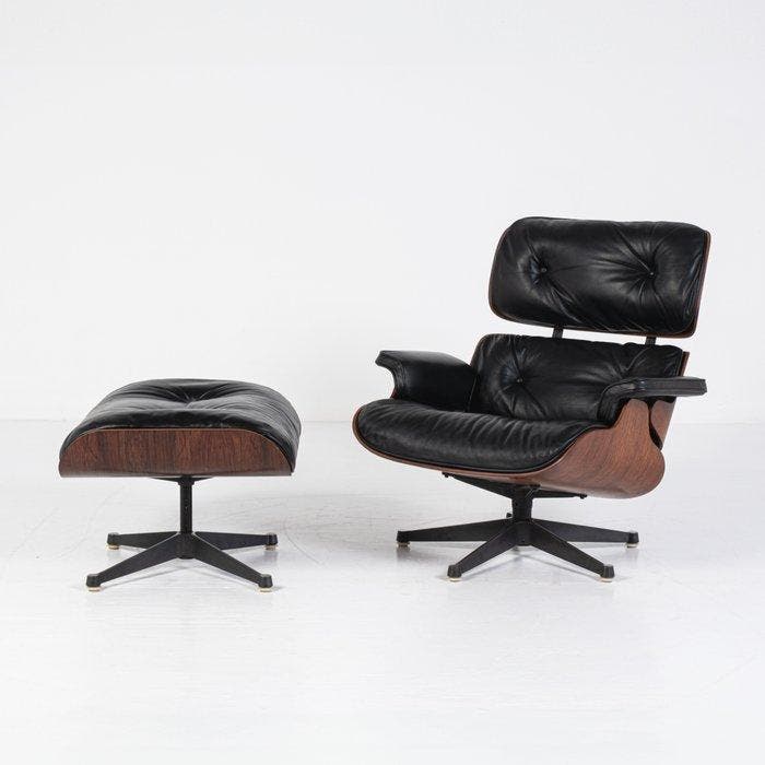 Vitra - Charles & Ray Eames - Loungestoel met voetenbank -, Antiek en Kunst, Antiek | Meubels | Stoelen en Sofa's